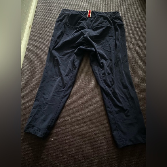 Tracksmith Turnover Capri Crop Tights in Navy, XS - Picture 8 of 12